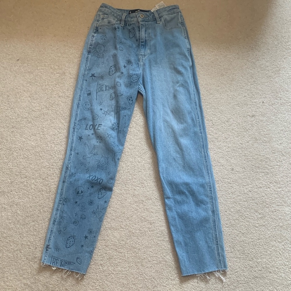 Hollister size 0 regular Ultra High rise mom jeans with doodle detail on leg